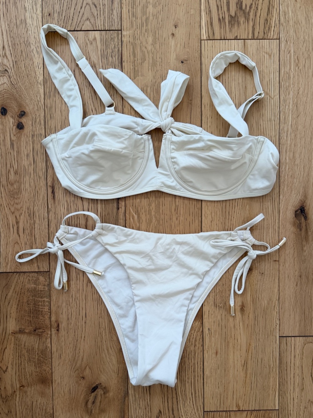 Monday Swimwear clovelly top size L and high waisted bottoms size M bikini